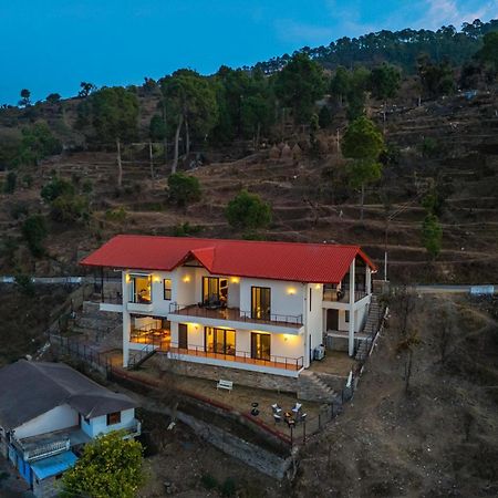 Stayvista At Amulyam Villa With Lawn & Bonfire มุกเตชวาร์ ภายนอก รูปภาพ